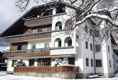 Zimní pobyt na 4, 5 nebo 8 dní v 4 * hotelu s výbornou polopenzí a wellness. 3 výborné lyžařská střediska v blízkosti. Megastřediská v Dolomitech také v dosahu.