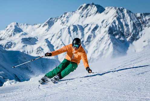 Winter stay for 4, 5 or 8 days at 4 * hotel with excellent half board and wellness. 3 excellent ski resorts nearby. Mega resorts in the Dolomites are also within easy to reach.